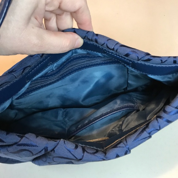 Simply Vera Vera wang blue purse leather strap - Picture 4 of 5